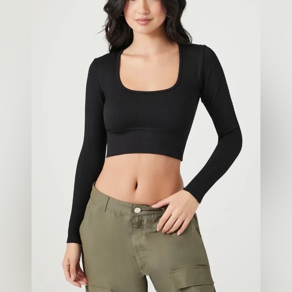 Forever 21 Long Sleeved Black Cropped Top